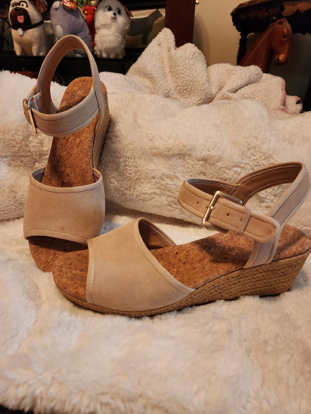 UGG Women's Tan Wedge Sandals with Ankle Strap, sz 10